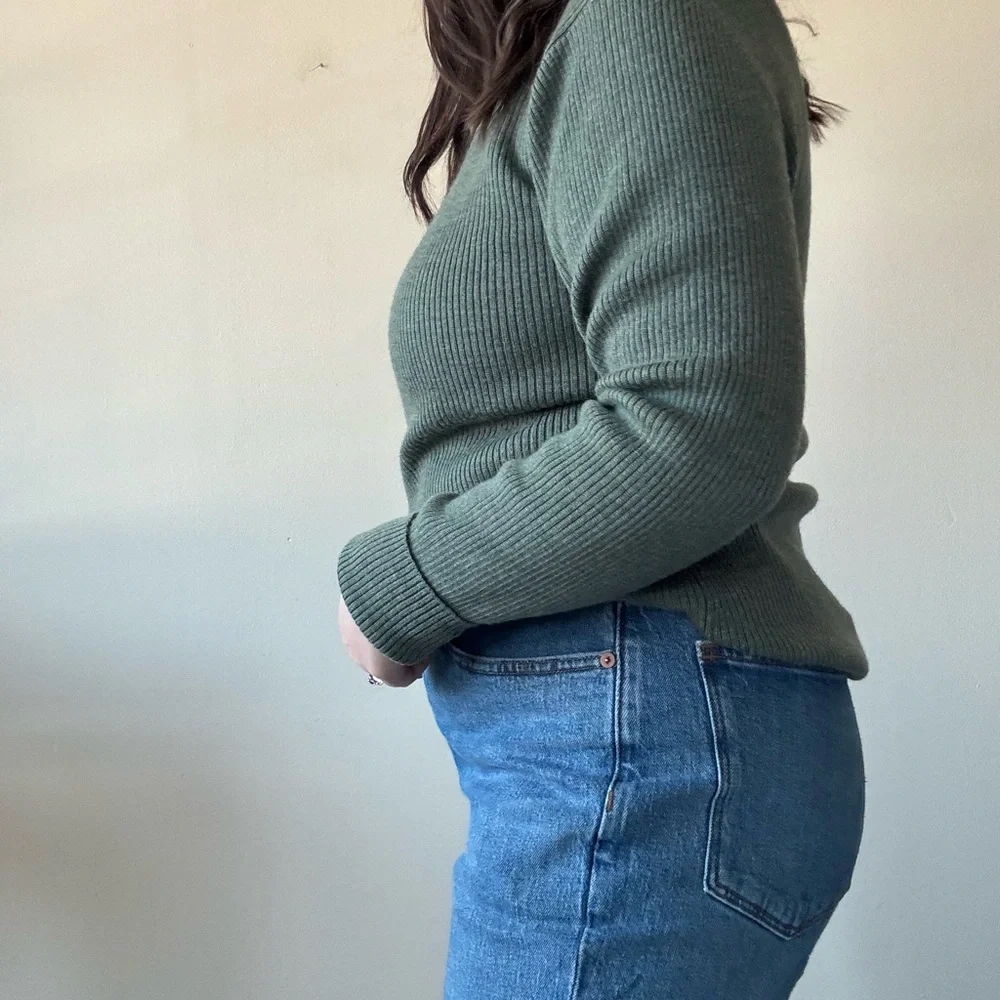 SOLD—Vintage Banana Republic Sage Ribbed Turtleneck Sweater - Picture 3 of 8
